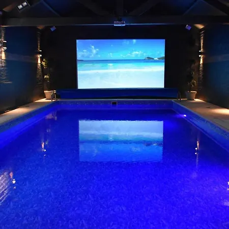 Love hotel El Silenci'o Suites De Luxe & Piscine