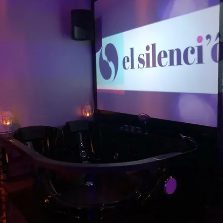 El Silenci'o Suites De Luxe & Piscine Hotel del amor *